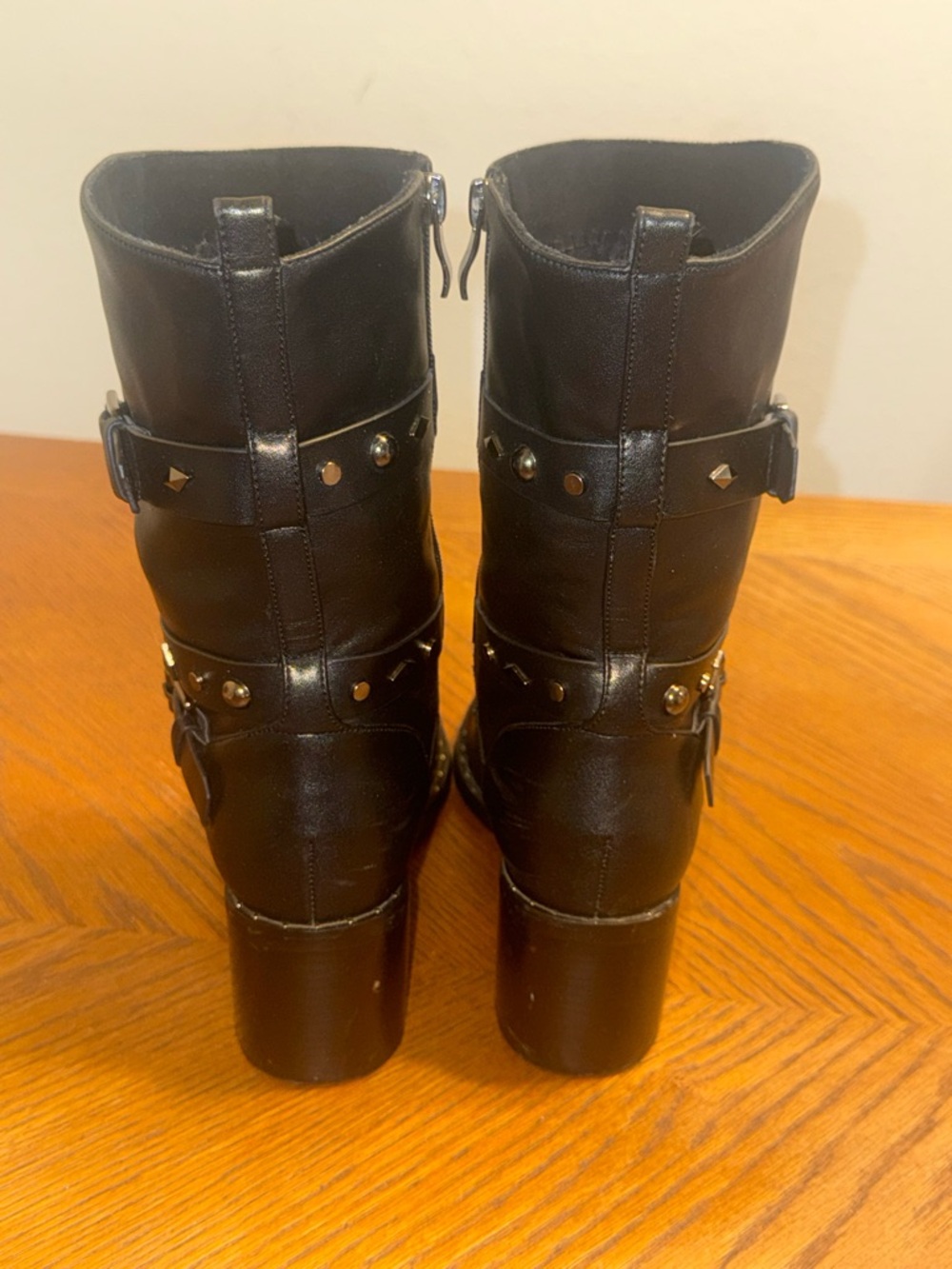 Monroe and Main studded black boots size 6.5 EUC - Picture 5 of 6